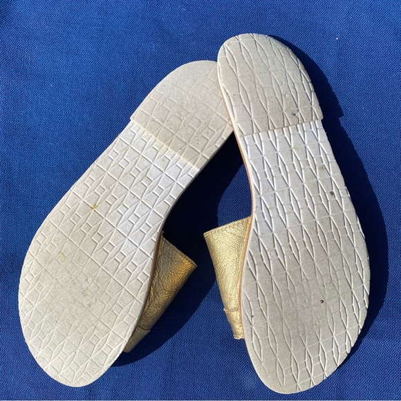 Kate Spade Cactus ๐ต Leather Slides - Picture 11 of 13